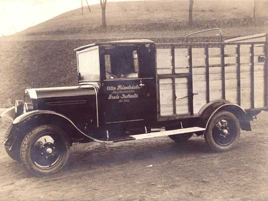 LKW mit Dietel-Aufbau