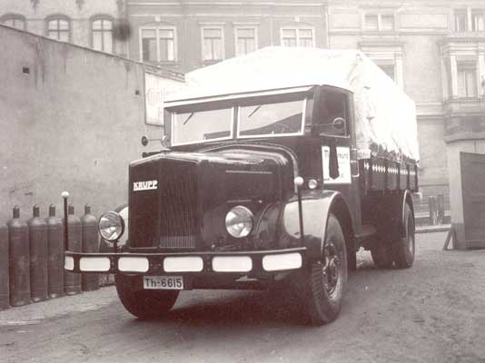 LKW mit Dietel-Aufbau