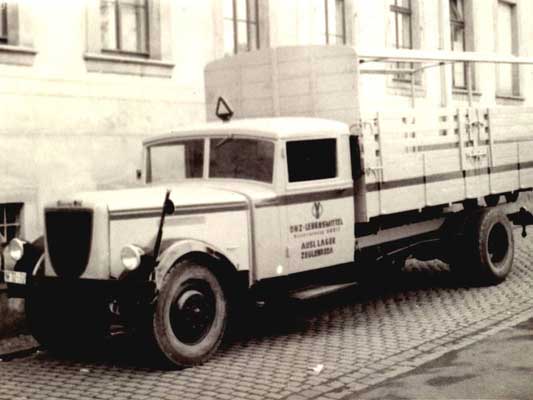 LKW mit Dietel-Aufbau