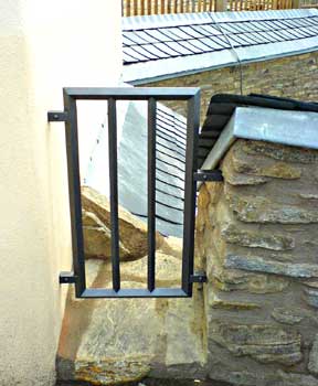 schmiedeeisernes Gitter